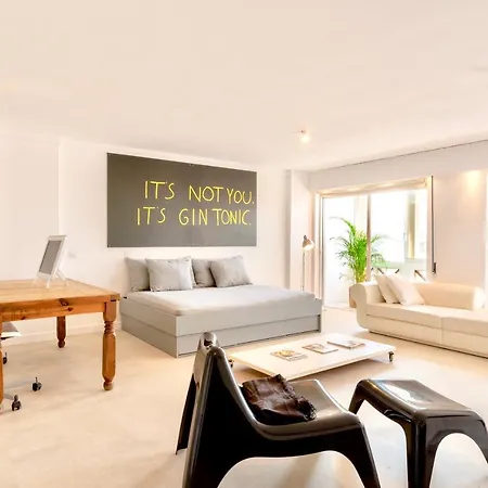 Swimming Pool With Private Parking Апартаменты *