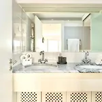 Swimming Pool With Private Parking Апартаменти *