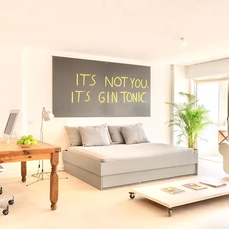 Swimming Pool With Private Parking Appartement