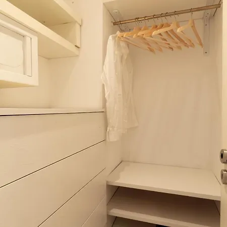 Swimming Pool With Private Parking Appartement